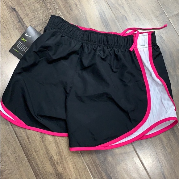 NIKE Women’s running shorts with Dri-Fit Technolog - Picture 9 of 16